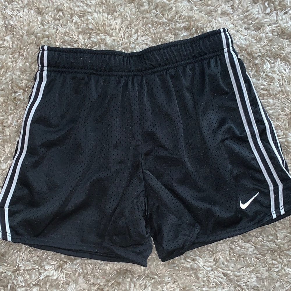 Nike youth girls shorts